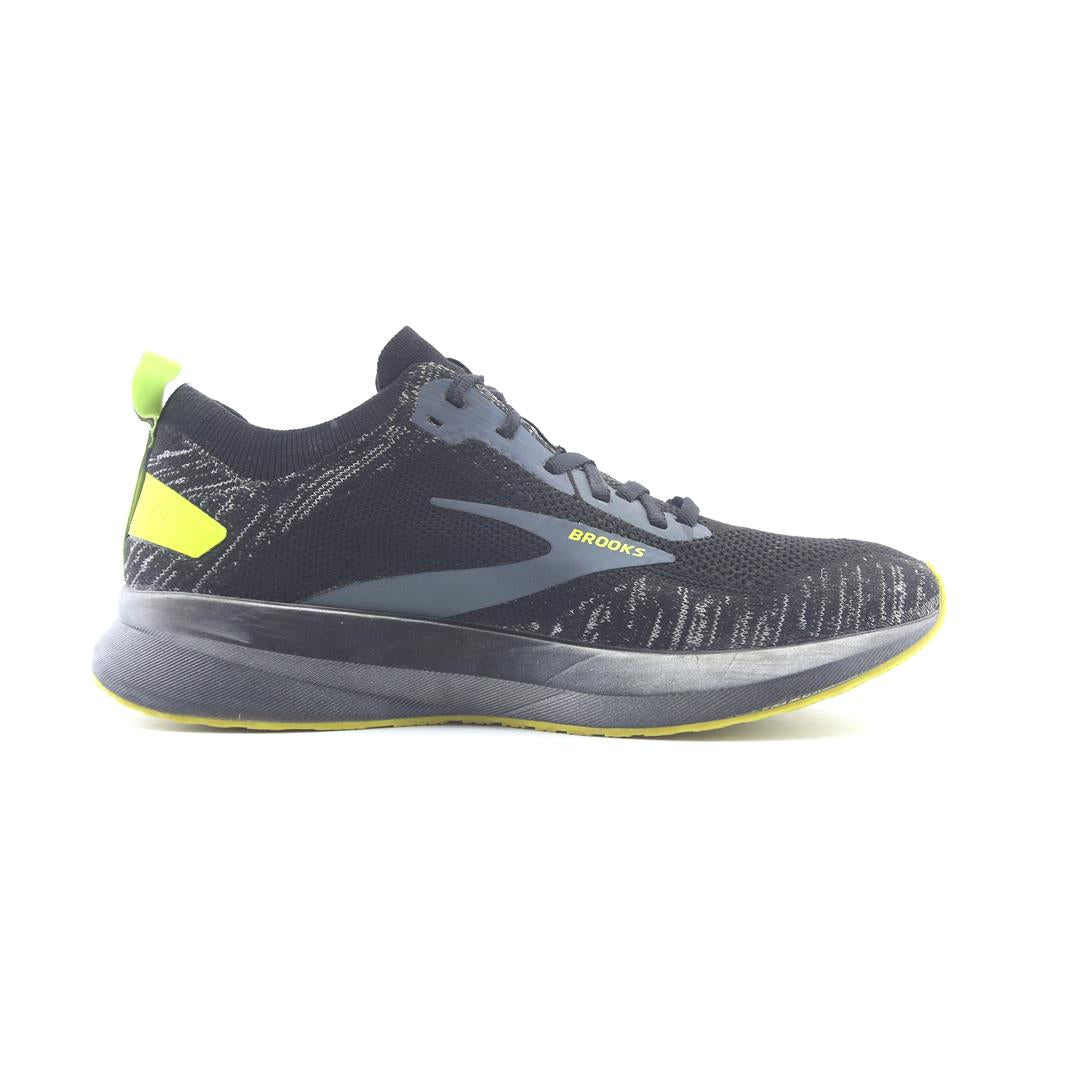 LEVITATE 4