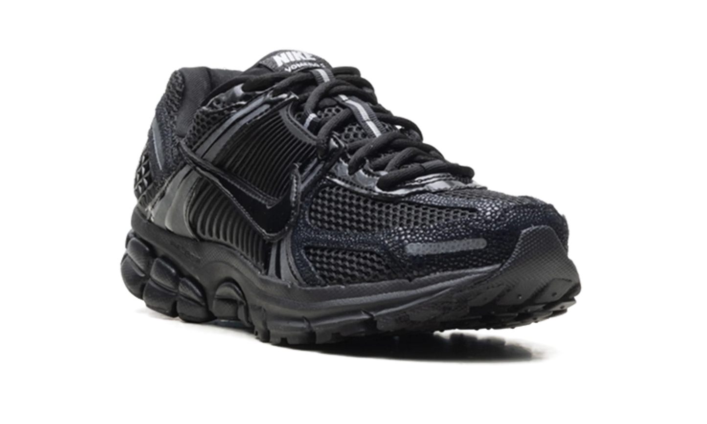 Zoom Vomero 5 WMNS "Black Patent" II6236 001