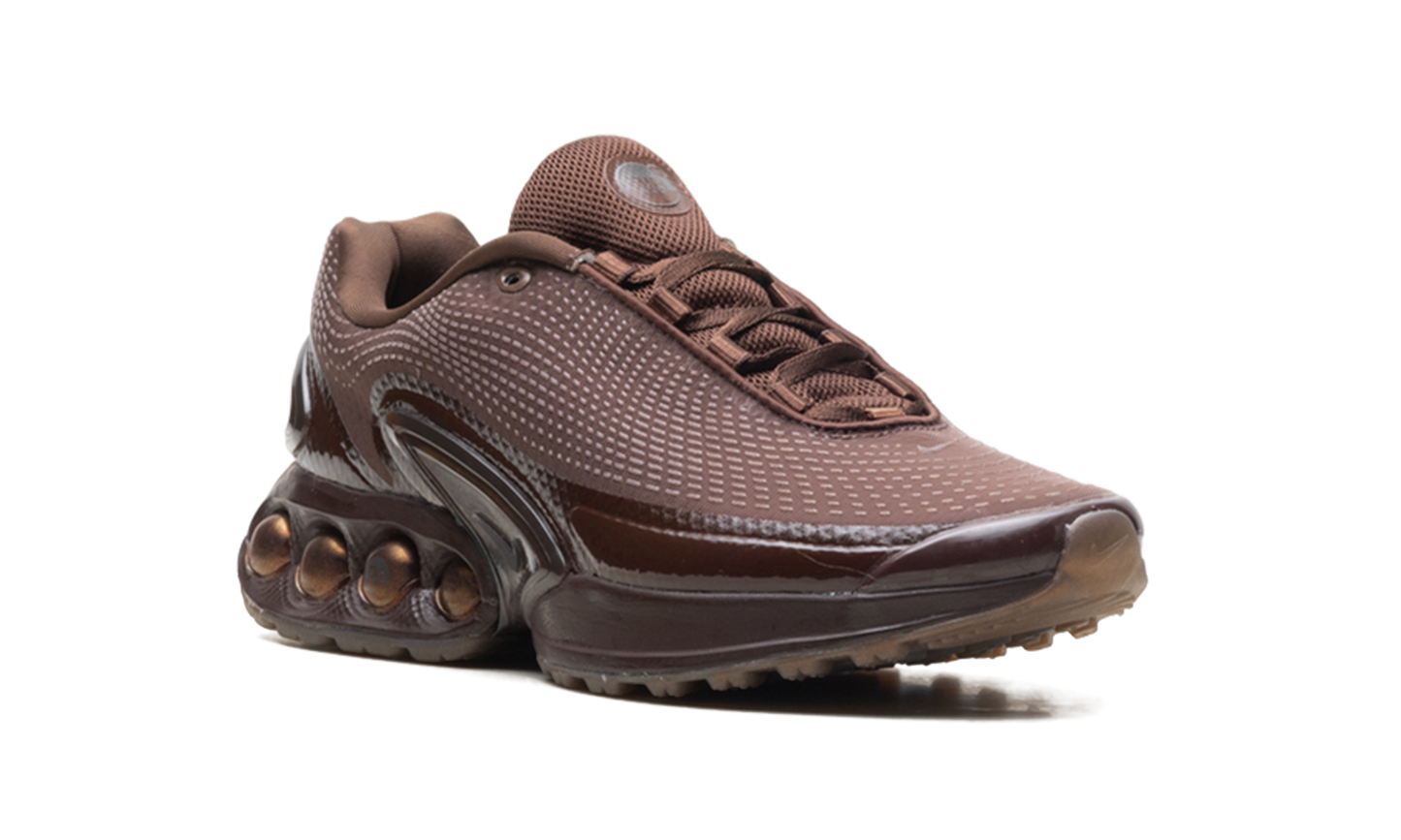 Air Max DN WMNS"Isamaya Ffrench Light Chocolate" HQ3837 200