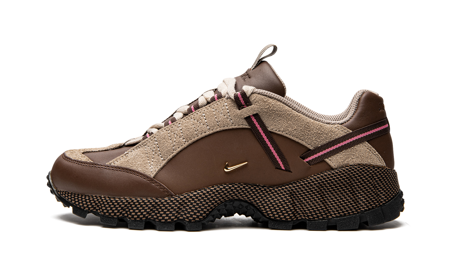 AIR HUMARA LX WMNS"Jacquemus - Brown" DR0420 200
