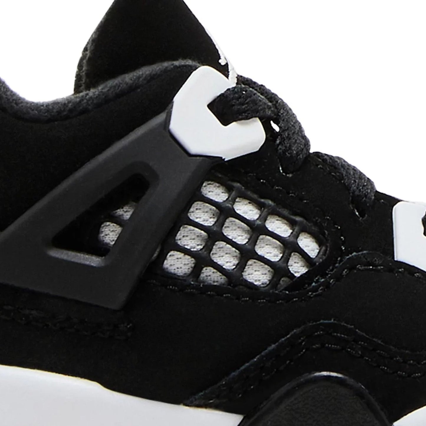 4 Retro 'White Thunder' TD (2024)