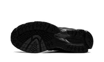 1906R "Triple Black" U1906RJB