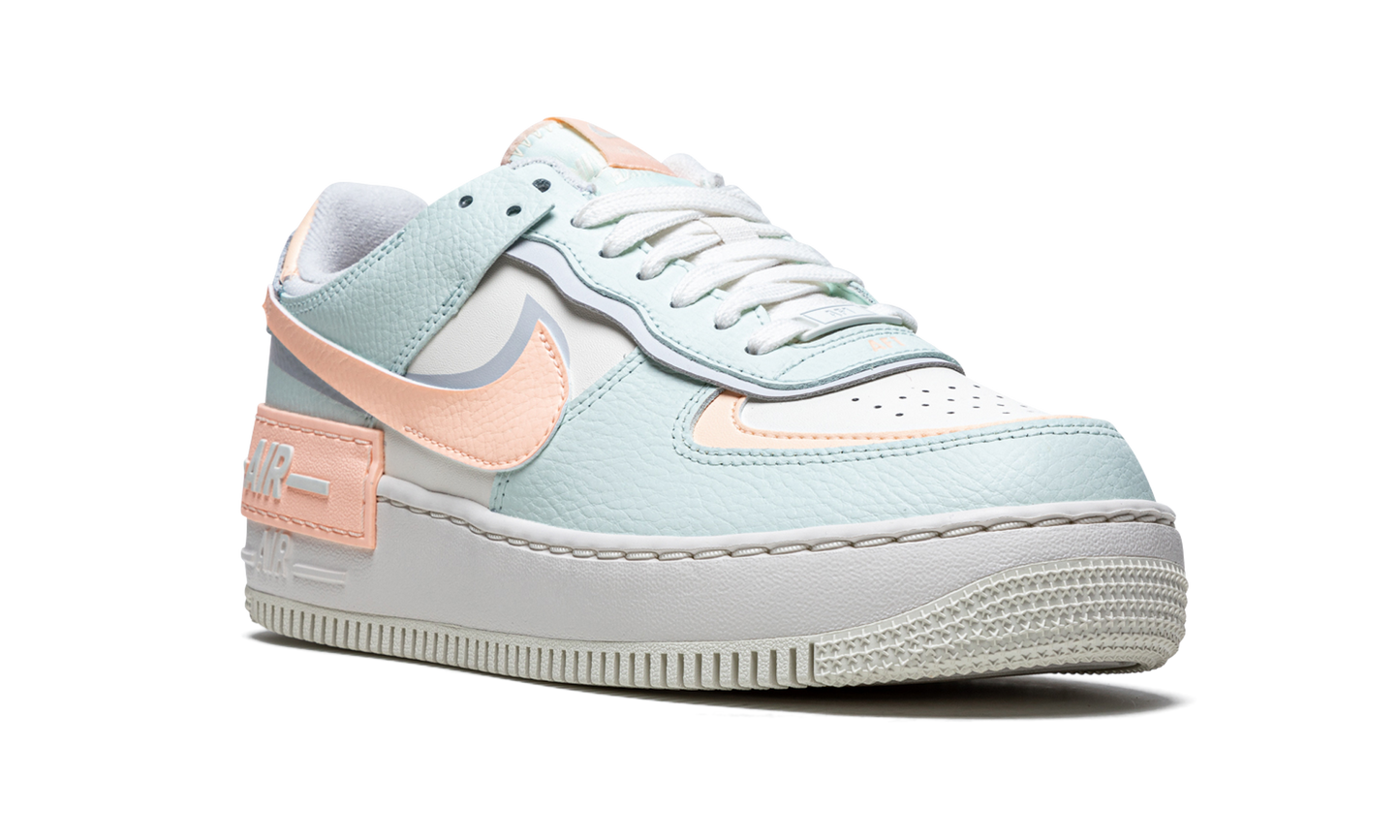 AF1 SHADO WMNS"Barely Green/ Crimson Tint" CU8591 104