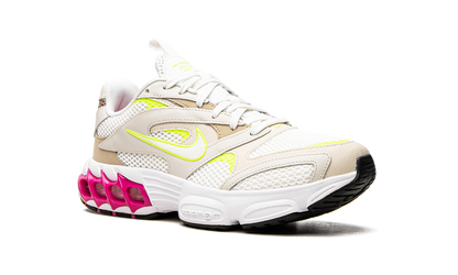 WMNS Zoom Air Fire"Summit White and Total Orange" CW3876 106