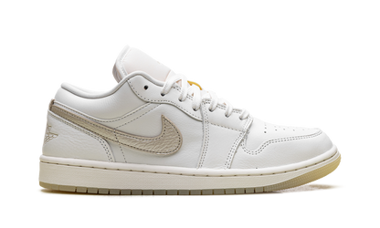 1 Low SE WMNS "Metallic Team Gold" HV5157 100