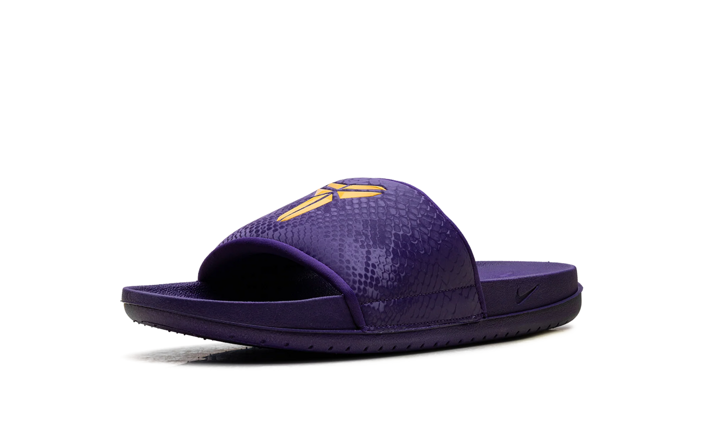 Kobe Offcourt Slide "Purple University Gold" IF2870 500
