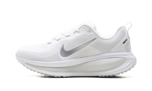 Vomero 18 WMNS"White Photon Dust Summit White Metallic Silver" HM6804 104