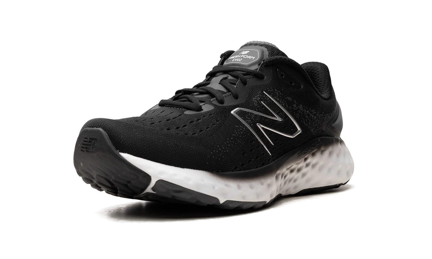 Fresh Foam Evoz V2 "Black / White" MEVOZLK2