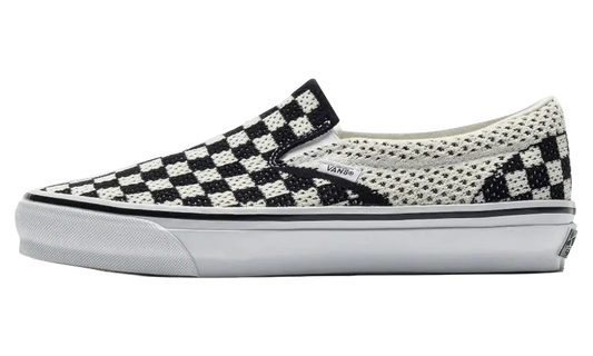 LX Classic Slip-On 98 "EK Checkerboard Black Marshmallow" VN000EG11KP
