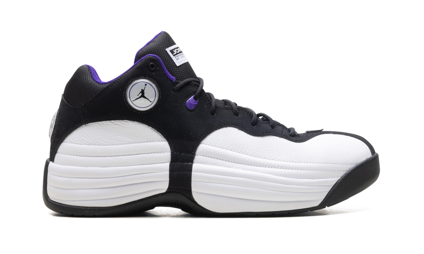 Jumpman Team "White/Field Purple" CV8926 105