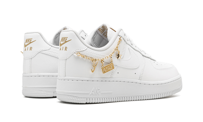 AIR FORCE 1'07 LX MNS WMNS"Lucky Charms" DD1525 100