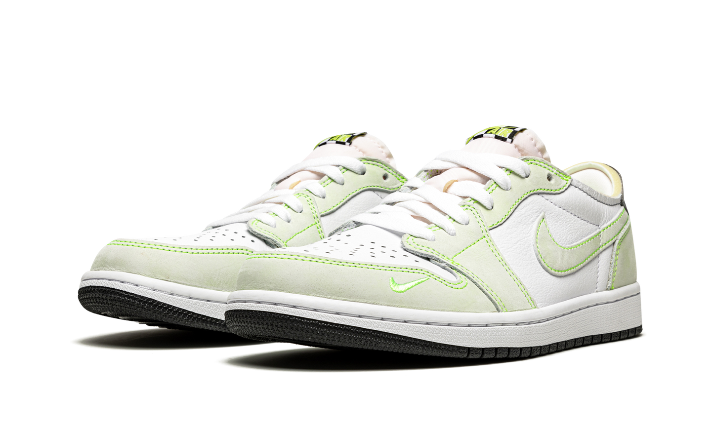 1 Low OG "Ghost Green" DM7837 103
