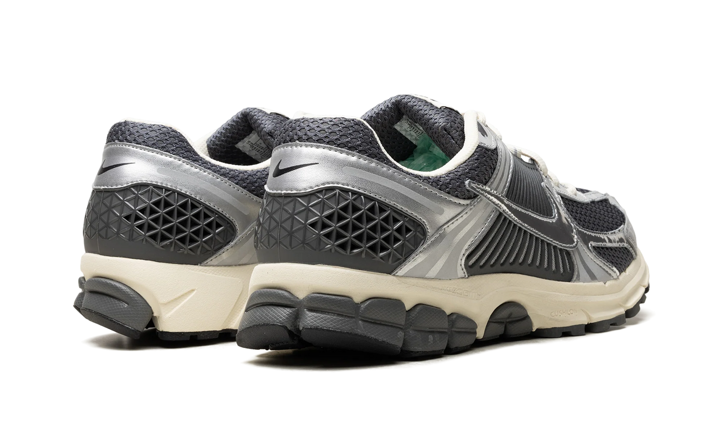 Zoom Vomero 5 "Iron Grey Chrome" IM3486 001
