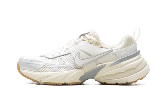 V2K Run WMNS "White Photon Dust Fir" FD0736 108