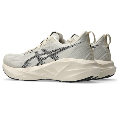 Men's Novablast 5 Running Shoes in Oatmeal/Black