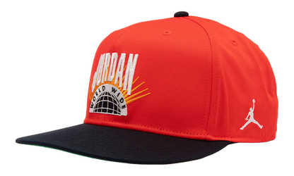 Jordan Essentials Pro Structured Flat Bill Hat "Chile Red / Kelly Green / Sail" IF3508 673