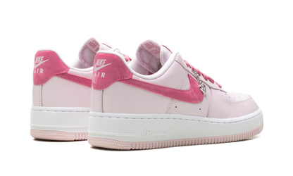 Air Force 1 Low WMNS"Valentine's Day (2026)" IO8755 600