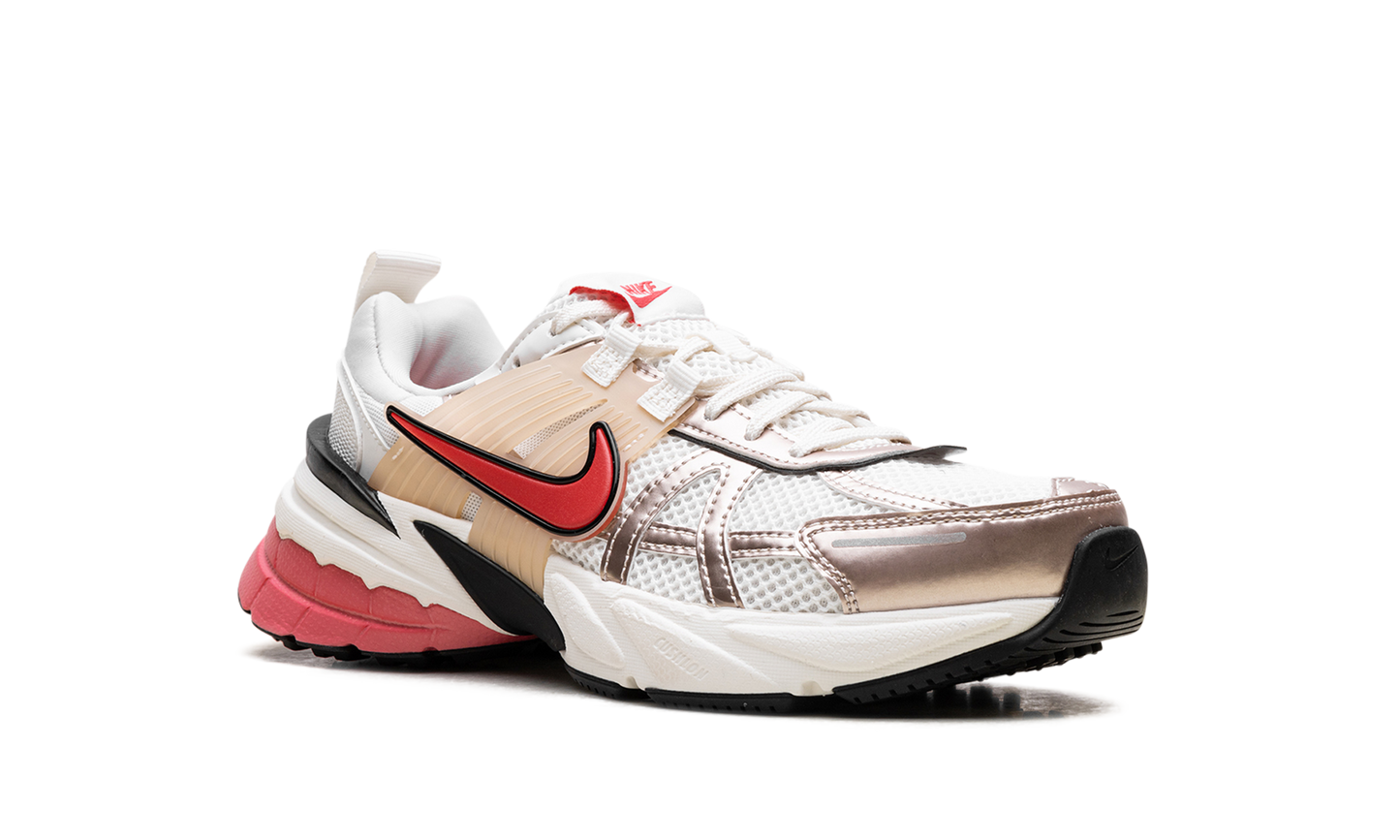 V2K Run WMNS"Pink" HJ7389 838