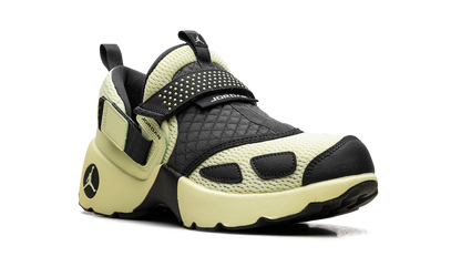 Trunner LX "Luminous Green" HQ2164 302