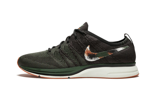 Flyknit Trainer "Velvet Brown" AH8396 202