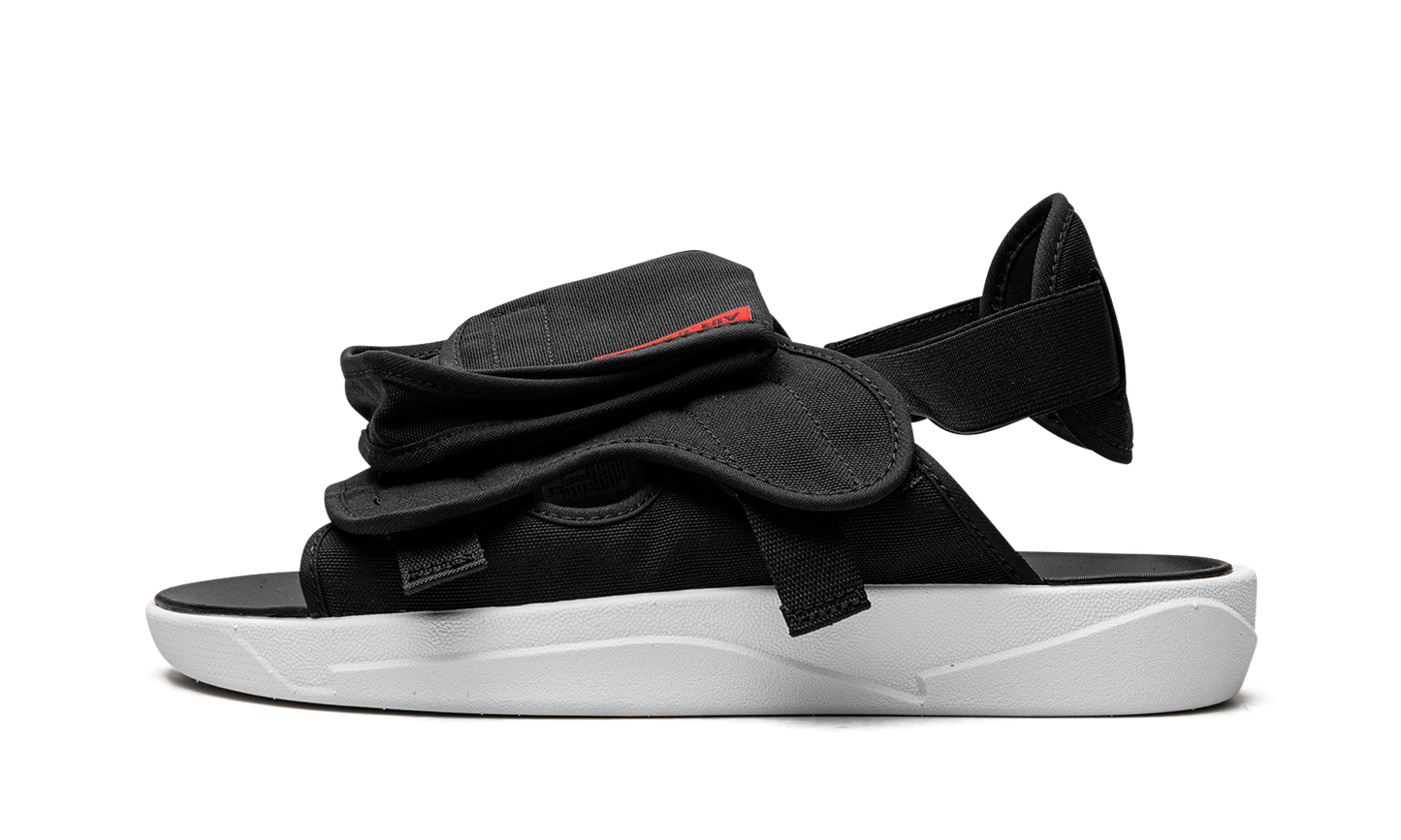LS Slide "Black / White" CZ0791 006
