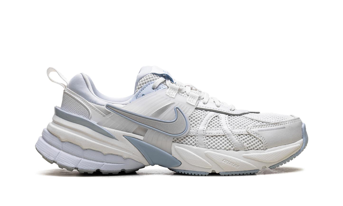 V2K Run WMNS"Platinum Tint Summit White Light Smoke Grey" FD0736 009