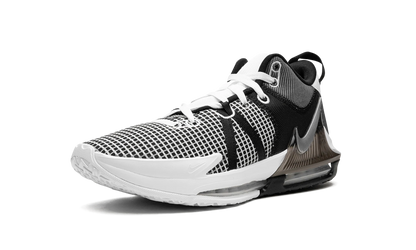 LeBron Witness VII "Metallic Silver" DM1123 100