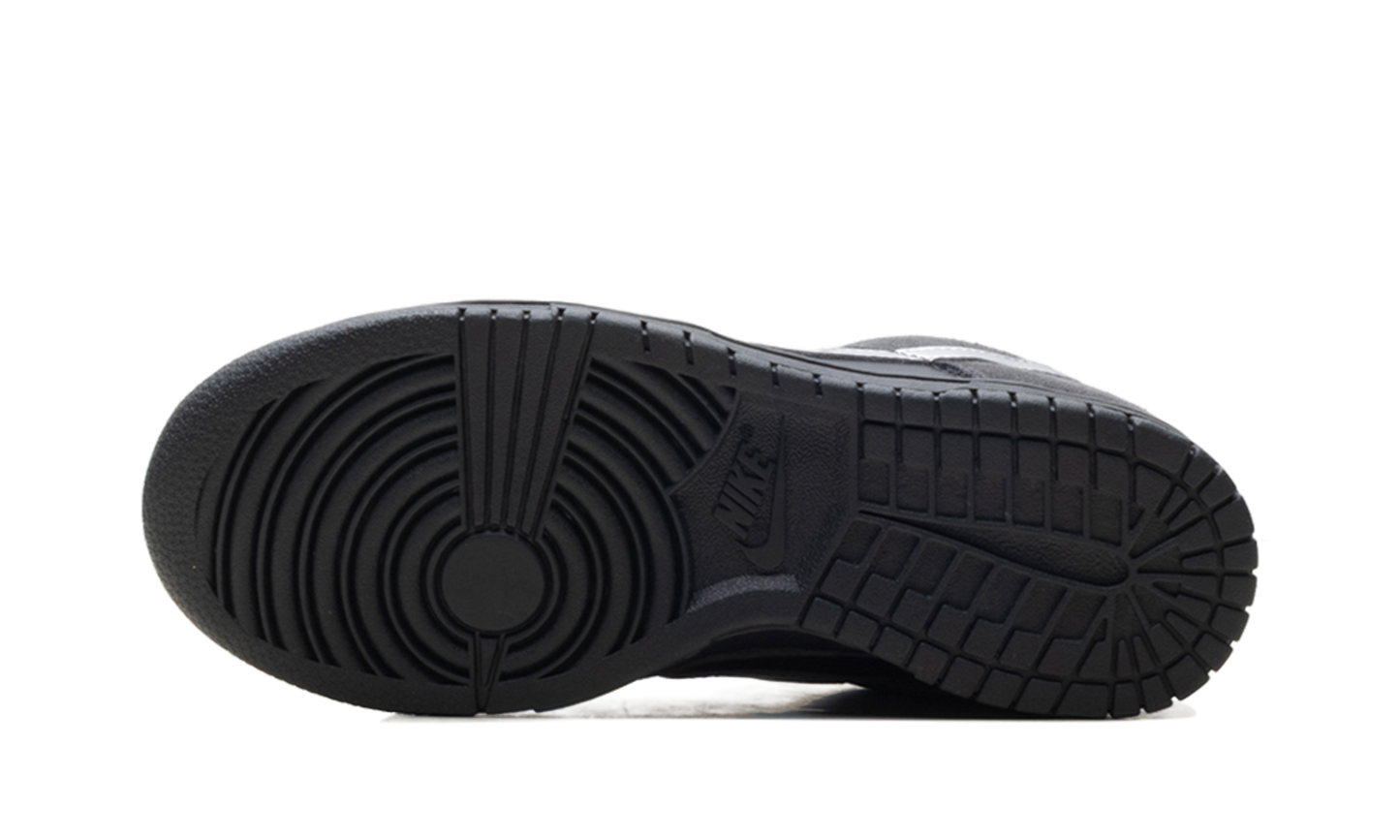 Dunk Low WMNS"Anthracite/ Metallic Silver" II7636 001