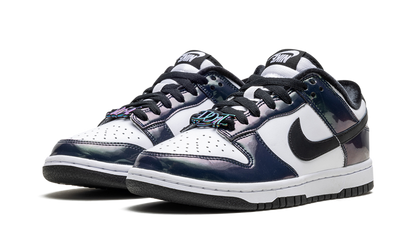 Dunk Low SE WMNS"Just Do It Iridescent" FQ8143 001