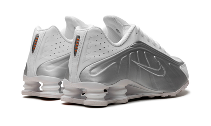 SHOX R4 MNS WMNS"Metallic silver" AR3565 101