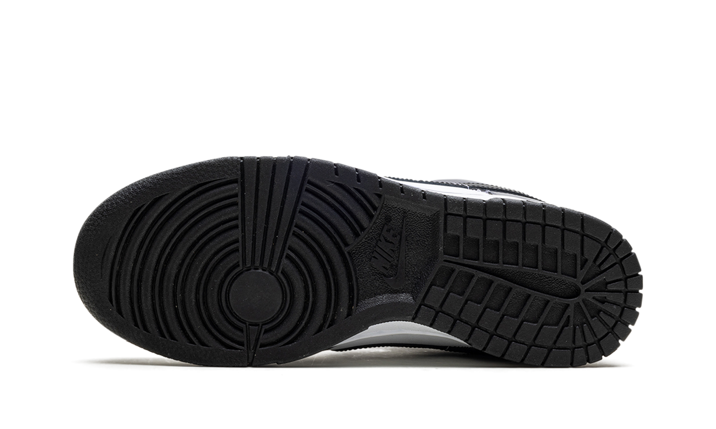 Dunk Low SE WMNS"Just Do It Iridescent" FQ8143 001