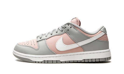 DUNK LO MNS WMNS"Soft Grey/ Pink" DM8329 600