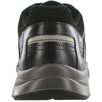 Men's Pursuit Lace Up Sneaker in Black/Gray