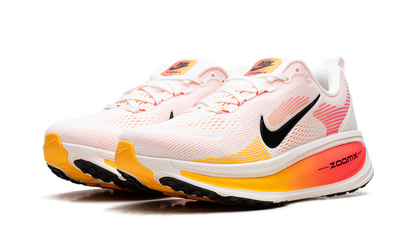 Vomero 18 WMNS"Sail Bright Crimson Laser Orange" HM6804 100