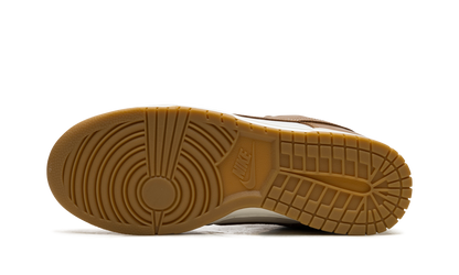 DUNK LOW WMNS"Brown Ostrich" FJ2260 001