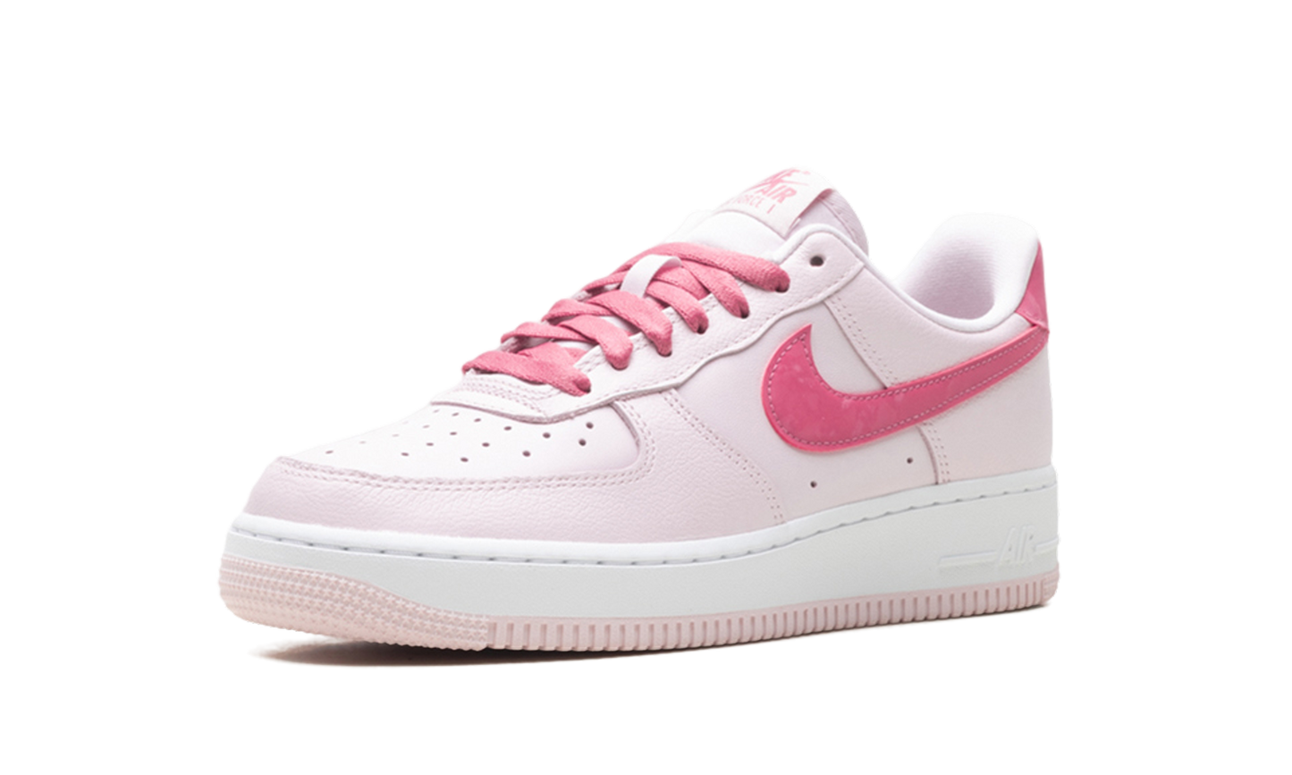 Air Force 1 Low WMNS"Valentine's Day (2026)" IO8755 600