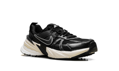 V2K Run WMNS"Black Muslin" FD0736 012
