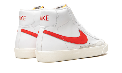 BLAZER MID'77 VNTG WMNS"Habanero Red" CZ1055 101