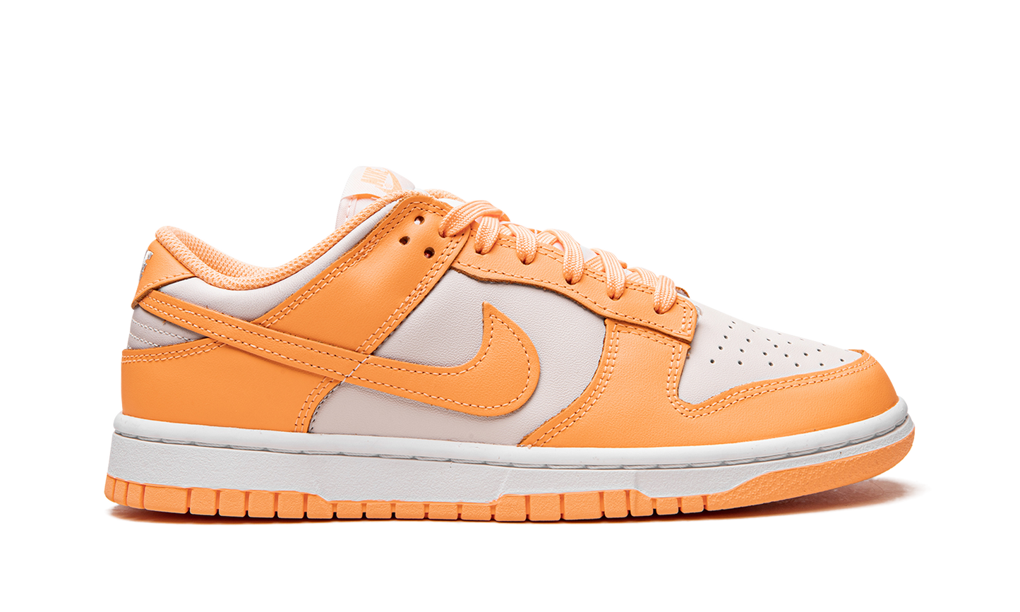 DUNK LO MNS WMNS"Peach Cream" DD1503 801