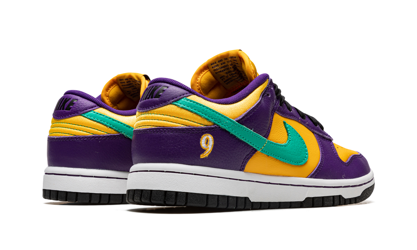 DUNK LOW WMNS"Lisa Leslie" DO9581 500