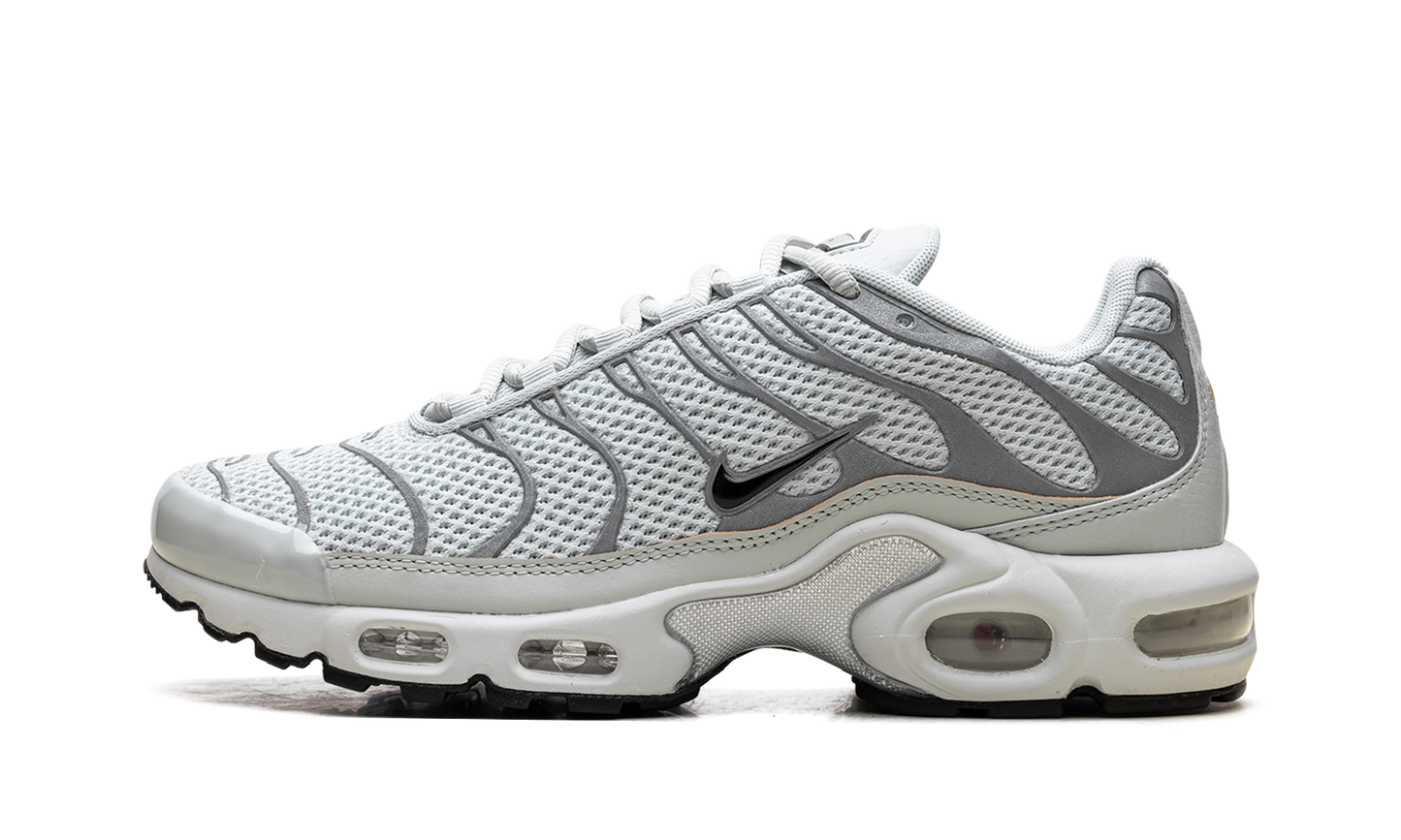 Air Max Plus WMNS"Light Silver" FV8480 002