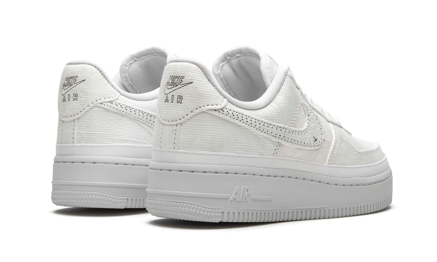 AIR FORCE 1 LO LX WMNS"Reveal - Black Swoosh" CJ1650 100